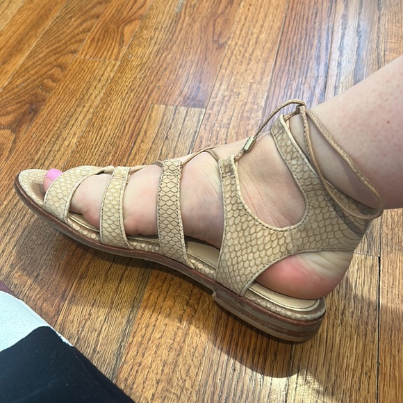 Vince Camuto sandals in good condition - Picture 5 of 15